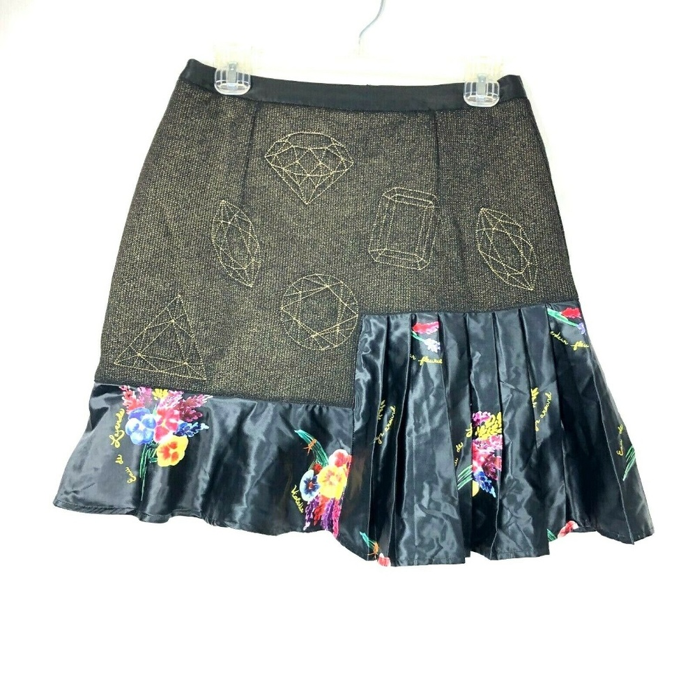 LYN Around Women's Pleated Floral Mini Skirt 75E